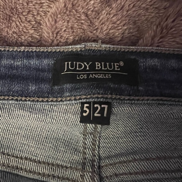 Judy Blue Light Wash Distressed Boyfriend Jeans - Picture 4 of 6